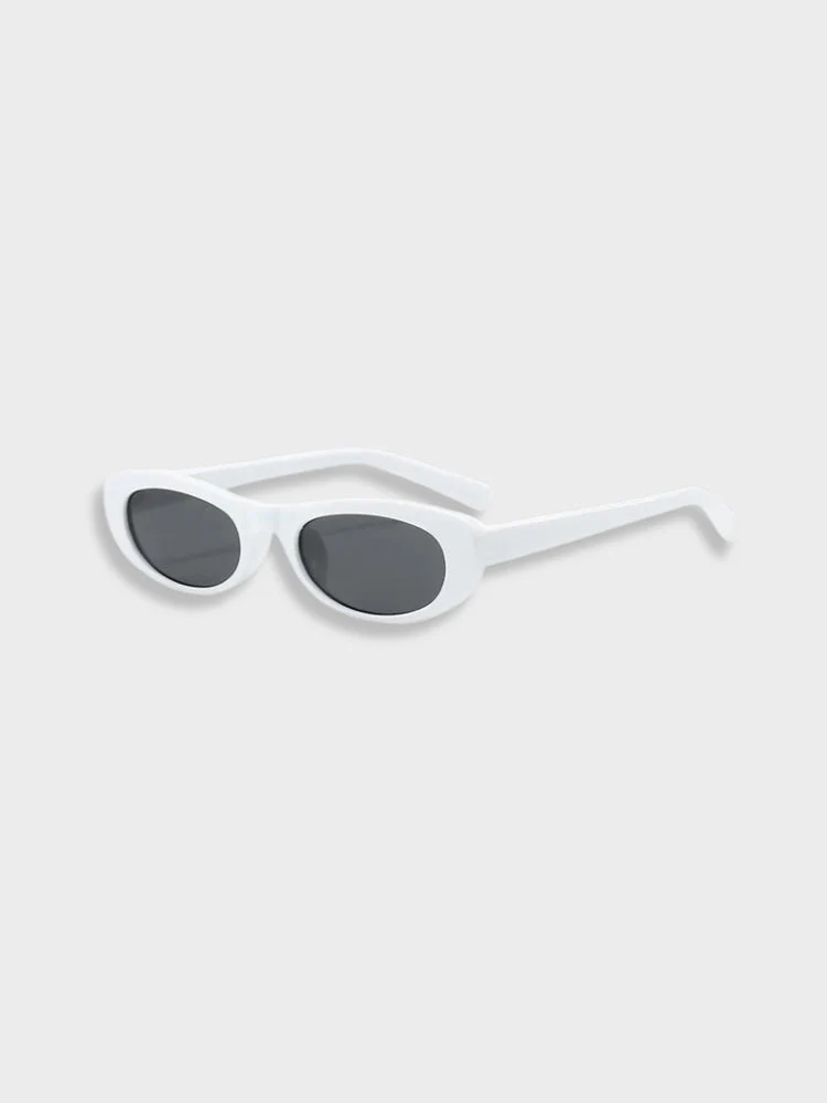 Vintage Cat Eye Sunglasses - Image 10