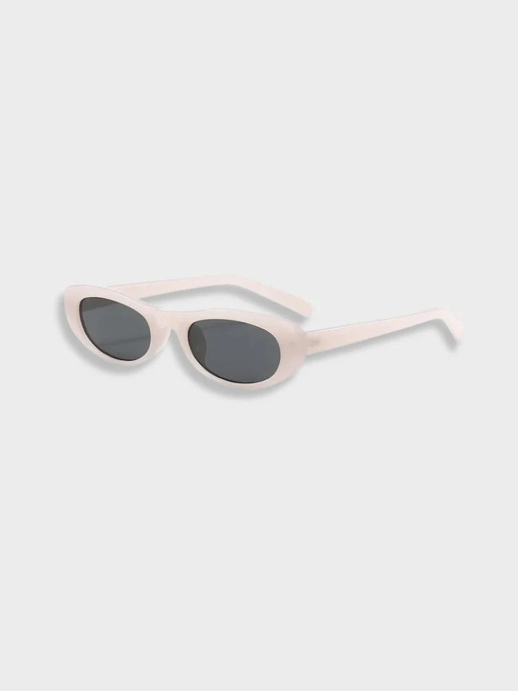 Vintage Cat Eye Sunglasses - Image 8