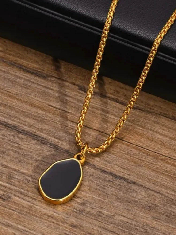 Vintage Oval Necklace - Image 3