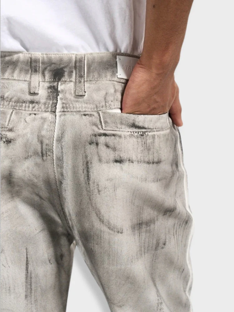 Wide Bottom Graffiti Jeans - Image 10